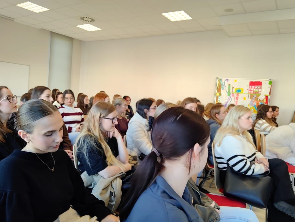 beb41afc-7f47-49c9-b56e-9efd48fdf291